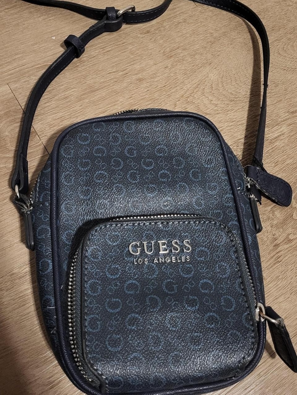 Guess Crossbody Bag - Picture 3 of 8